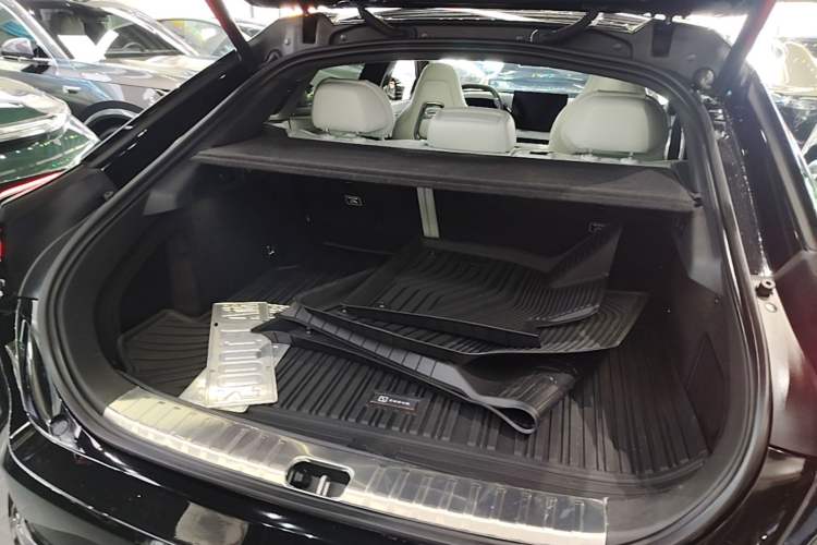 Used Zeekr 001 2025 YOU Edition 100 kWh All-Wheel Drive Trunk