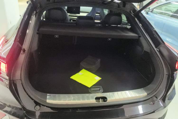 Used Zeekr 001 2025 YOU Edition 100 kWh All-Wheel Drive Trunk