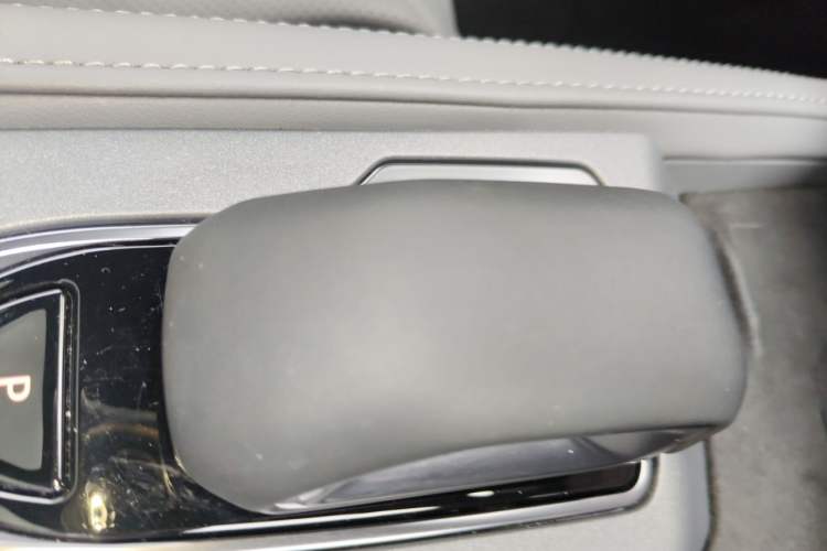 Used Zeekr 001 2025 WE Edition 100 kWh Rear-Wheel Drive Vehicle Key