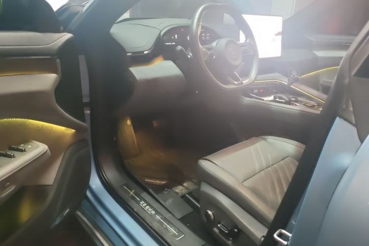 Used Zeekr 001 2025 YOU Edition 100 kWh All-Wheel Drive Driver Seat