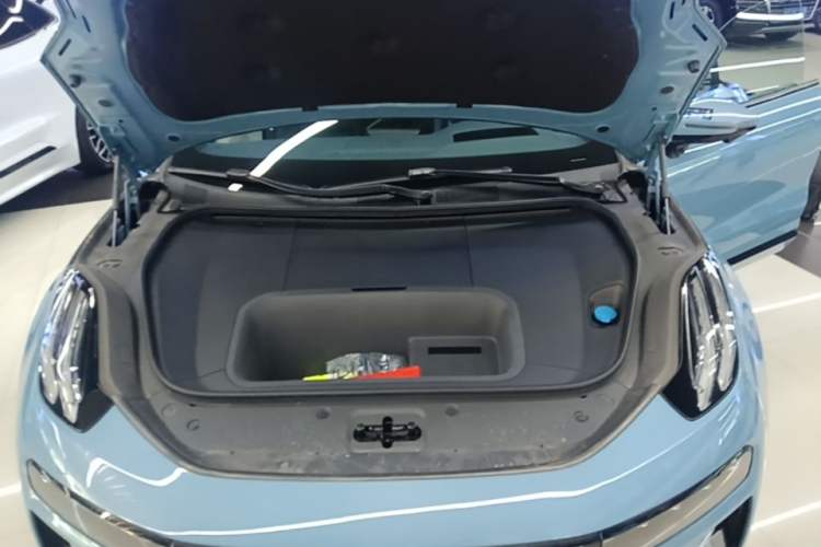 Used Zeekr 001 2025 YOU Edition 100 kWh All-Wheel Drive Engine Bay