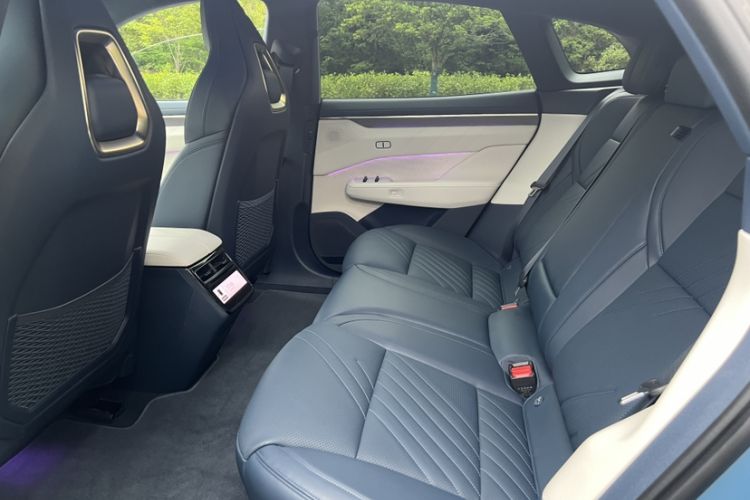 Used Zeekr 001 2025 YOU Edition 100 kWh All-Wheel Drive Interior 2