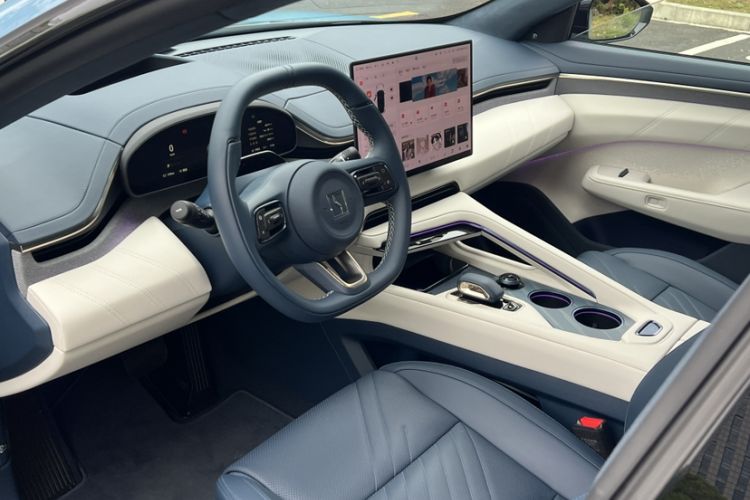 Used Zeekr 001 2025 YOU Edition 100 kWh All-Wheel Drive Interior 7