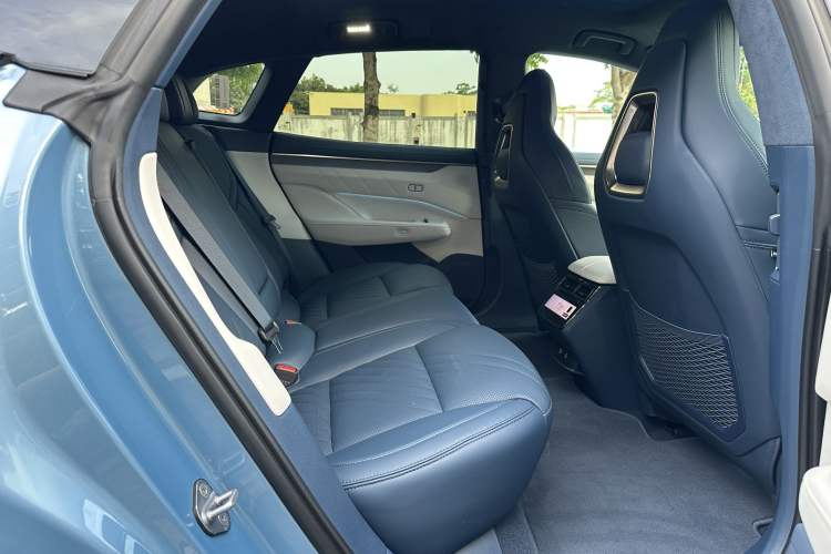 Used Zeekr 001 2025 YOU Edition 100 kWh All-Wheel Drive Interior 9