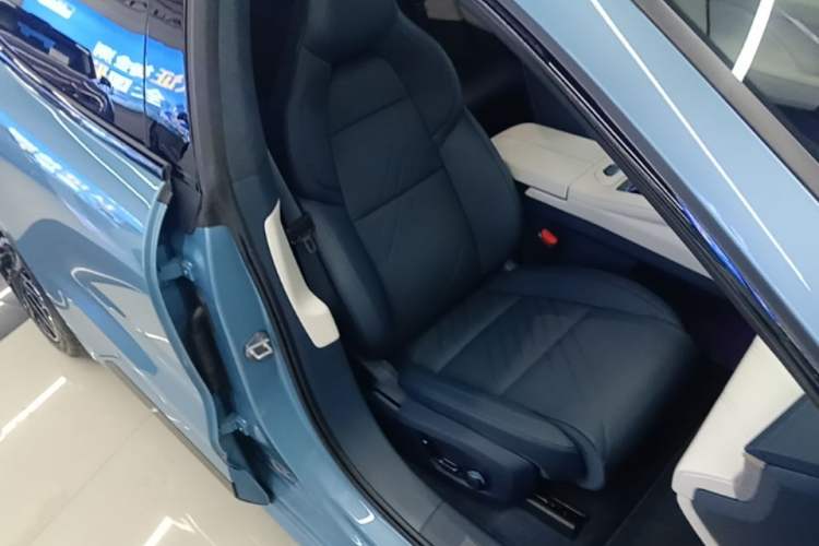 Used Zeekr 001 2025 YOU Edition 100 kWh All-Wheel Drive Right Front Seat