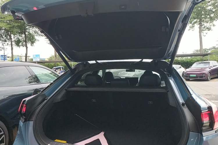 Used Zeekr 001 2025 YOU Edition 100 kWh All-Wheel Drive Trunk