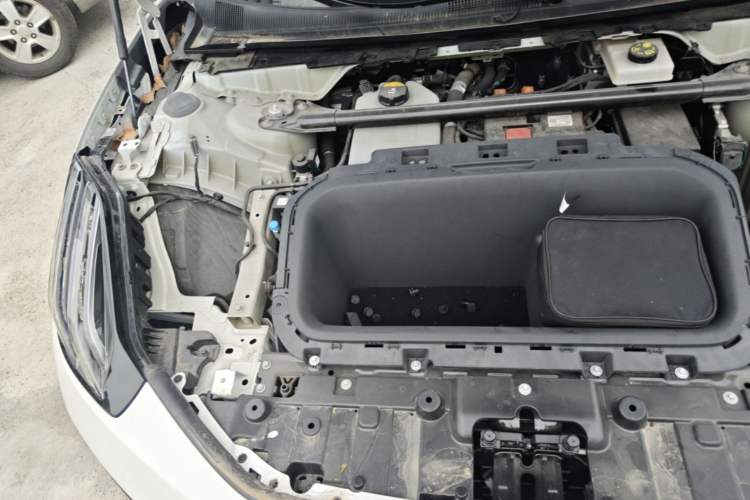 Used Zeekr 001 2025 ME Version 100 kWh All-Wheel Drive Engine Bay Right