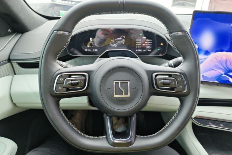 Used Zeekr 001 2025 ME Version 100 kWh All-Wheel Drive Steering Wheel