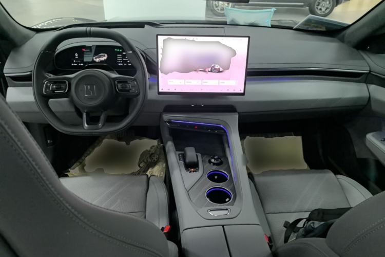 Used Zeekr 001 2025 YOU Edition 100 kWh All-Wheel Drive Center Console