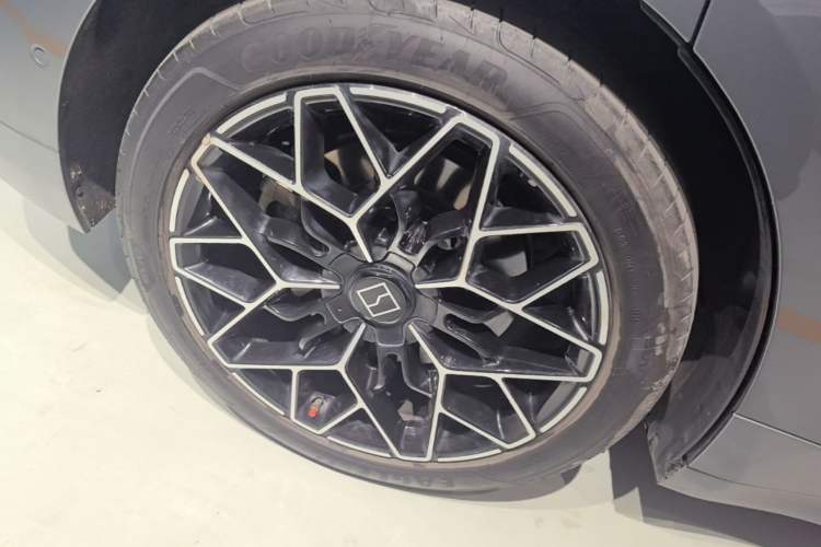 Used Zeekr 001 2025 WE Edition 100 kWh Rear-Wheel Drive Exterior 5
