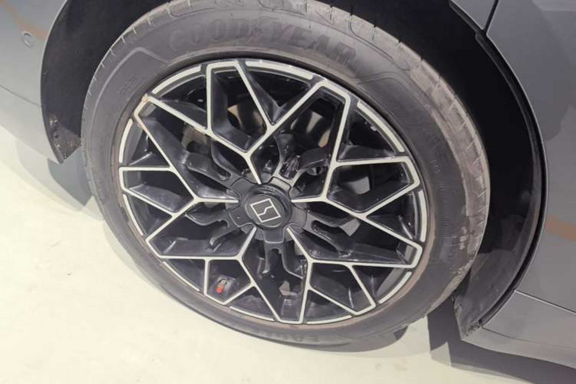 Used Zeekr 001 2025 WE Edition 100 kWh Rear-Wheel Drive Exterior 5