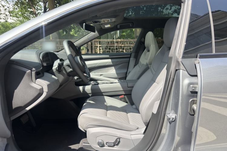 Used Zeekr 001 2025 YOU Edition 100 kWh All-Wheel Drive Interior 1