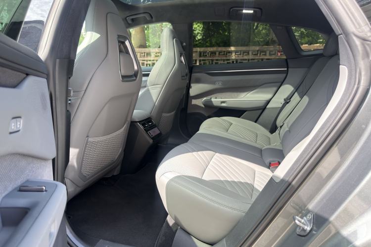 Used Zeekr 001 2025 YOU Edition 100 kWh All-Wheel Drive Interior 7