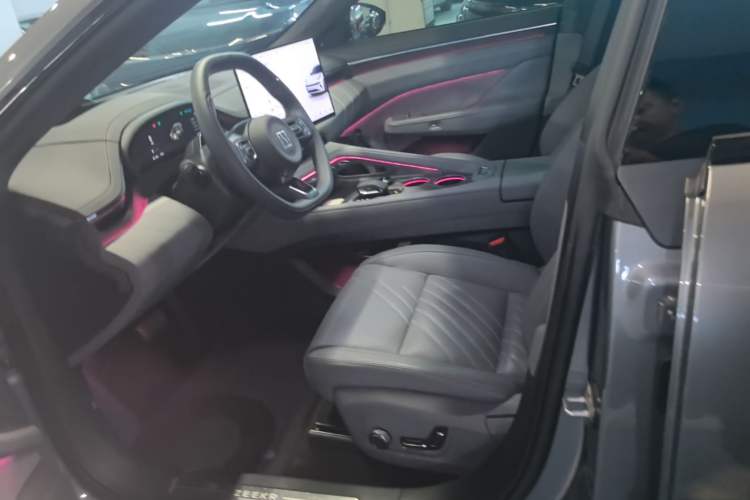 Used Zeekr 001 2025 YOU Edition 100 kWh All-Wheel Drive Left Front Seat