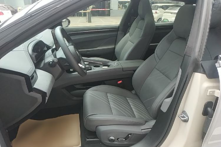 Used Zeekr 001 2025 WE Edition 95 kWh All-Wheel Drive Left Front Seat