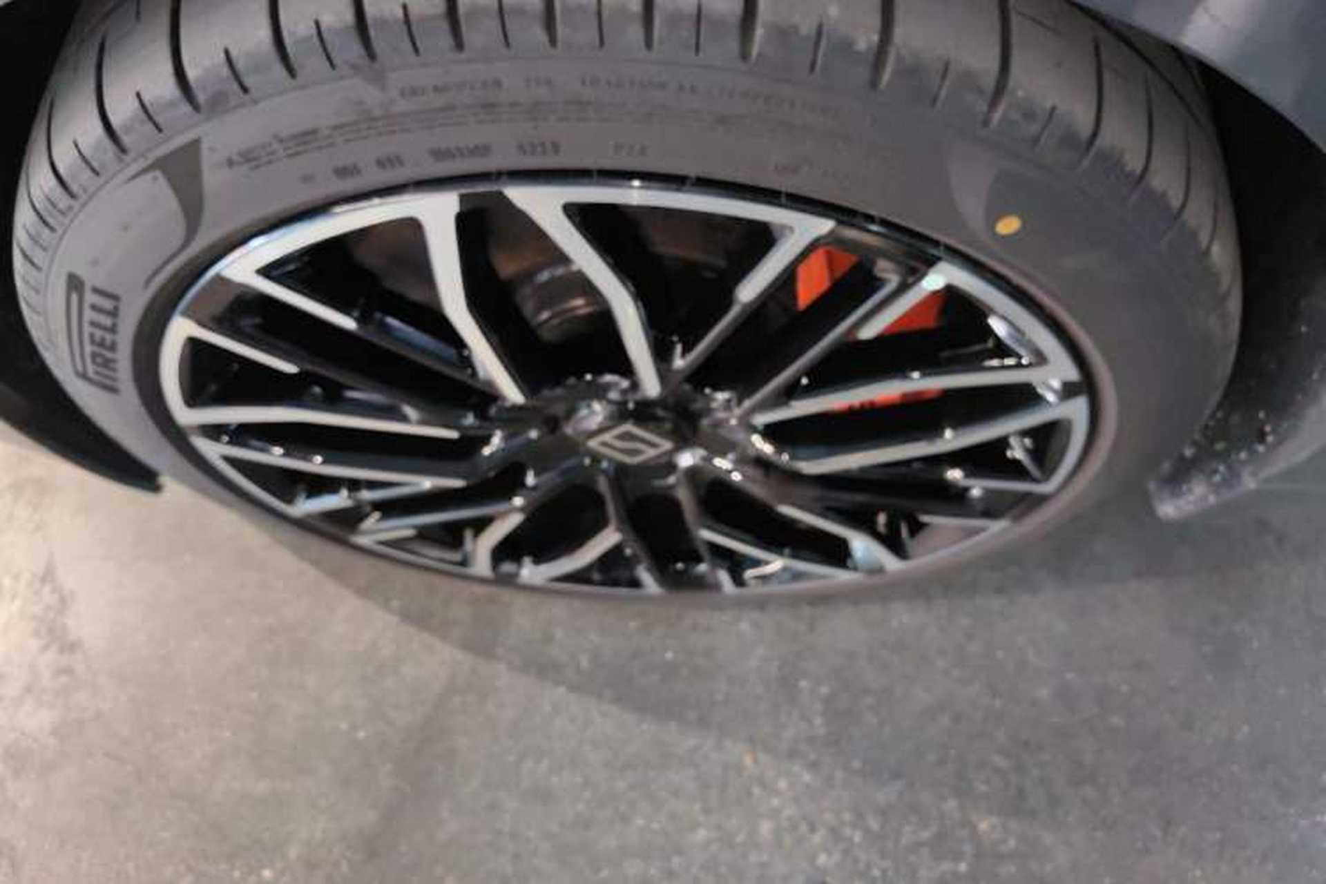 Used Zeekr 001 2025 YOU Edition 100 kWh All-Wheel Drive Left Front Wheel Hub