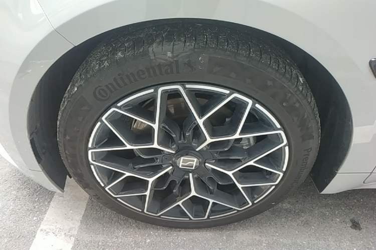 Used Zeekr 001 2025 WE Edition 95 kWh All-Wheel Drive Left Front Wheel Hub