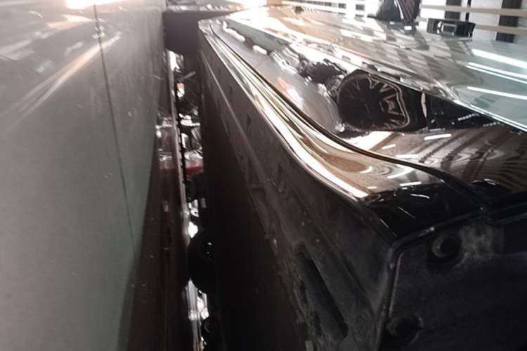 Used Zeekr 001 2025 WE Edition 100 kWh Rear-Wheel Drive Left Side Sill