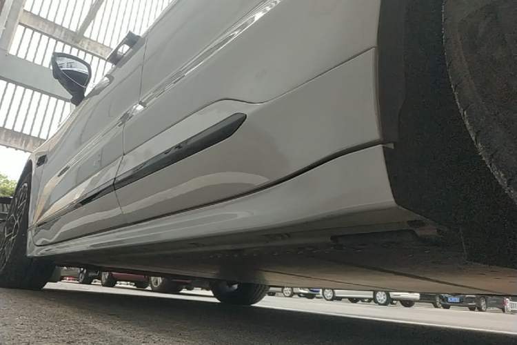Used Zeekr 001 2025 WE Edition 95 kWh All-Wheel Drive Left Side Sill