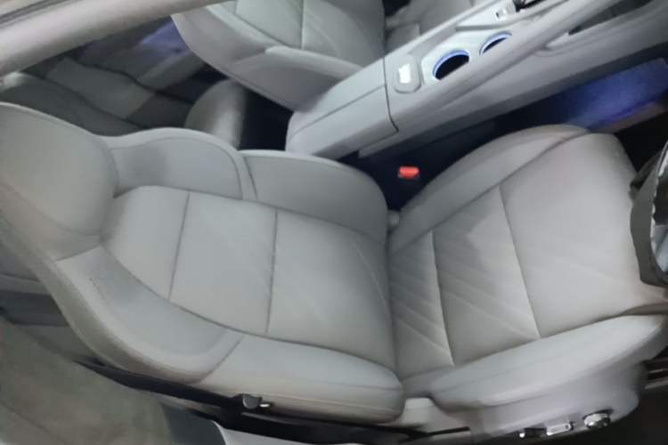 Used Zeekr 001 2025 YOU Edition 100 kWh All-Wheel Drive Right Front Seat