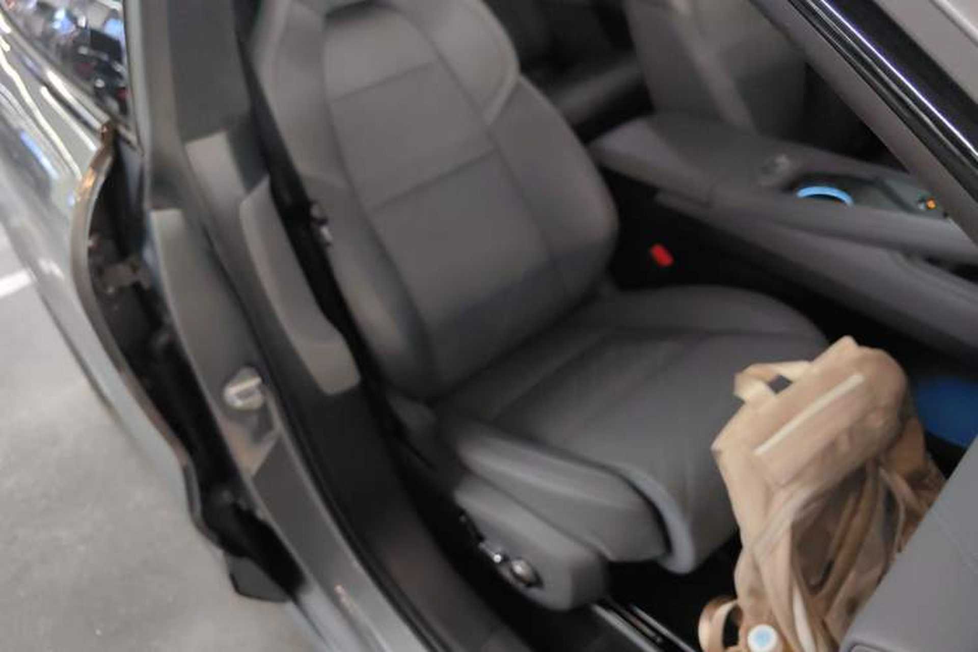 Used Zeekr 001 2025 YOU Edition 100 kWh All-Wheel Drive Right Front Seat