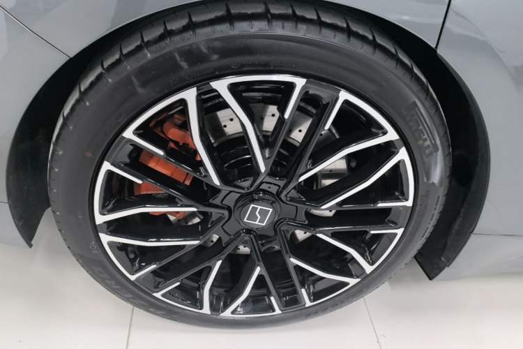 Used Zeekr 001 2025 YOU Edition 100 kWh All-Wheel Drive Right Rear Wheel Hub