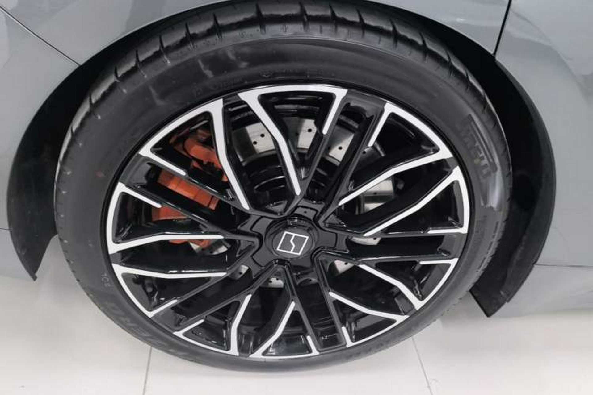 Used Zeekr 001 2025 YOU Edition 100 kWh All-Wheel Drive Right Rear Wheel Hub