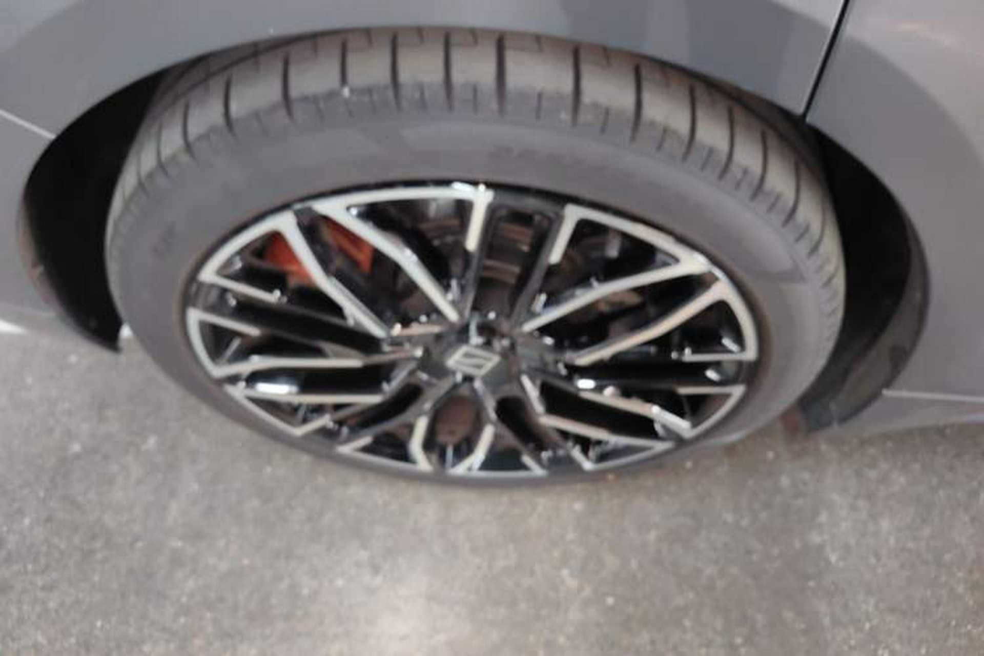 Used Zeekr 001 2025 YOU Edition 100 kWh All-Wheel Drive Right Rear Wheel Hub