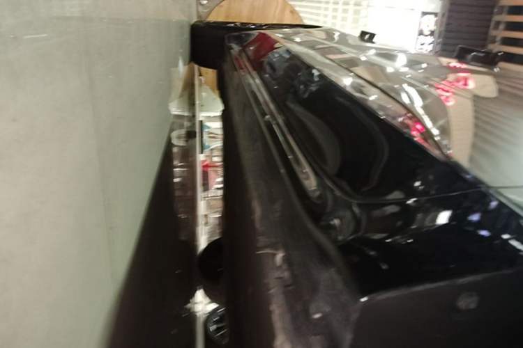 Used Zeekr 001 2025 WE Edition 100 kWh Rear-Wheel Drive Right Side Sill