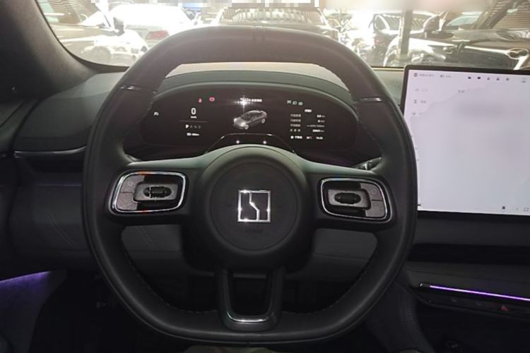 Used Zeekr 001 2025 WE Edition 100 kWh Rear-Wheel Drive Steering Wheel