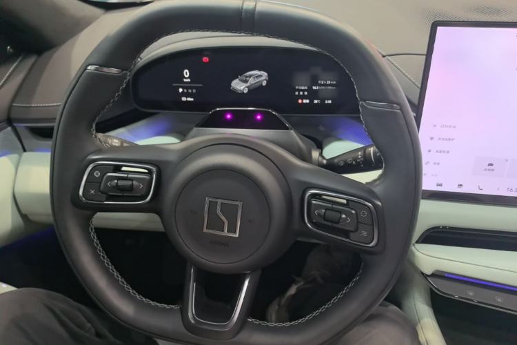 Used Zeekr 001 2025 WE Edition 100 kWh Rear-Wheel Drive Steering Wheel