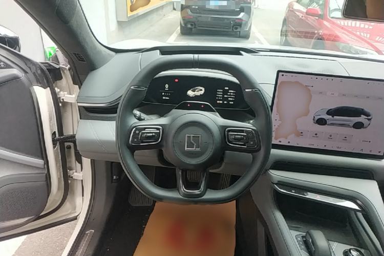 Used Zeekr 001 2025 WE Edition 95 kWh All-Wheel Drive Steering Wheel