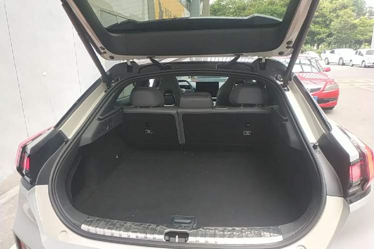 Used Zeekr 001 2025 WE Edition 95 kWh All-Wheel Drive Trunk