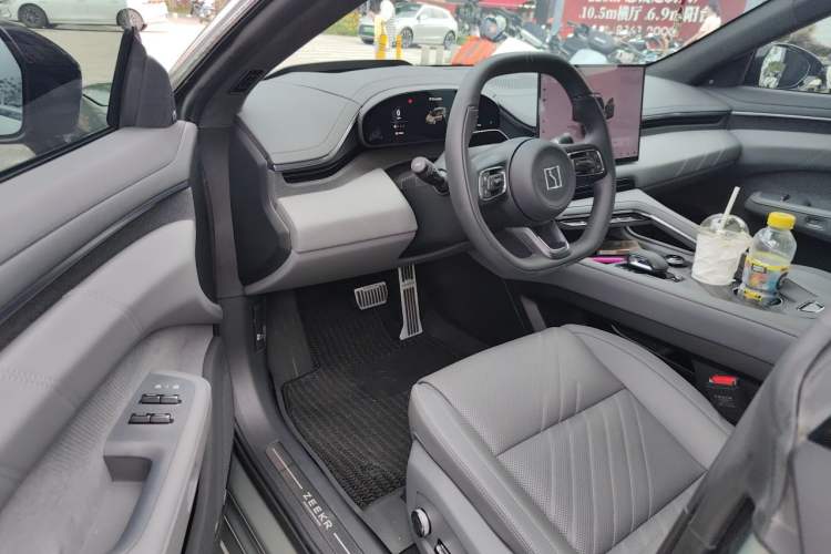 Used Zeekr 001 2025 WE Edition 100 kWh Rear-Wheel Drive Driver Seat