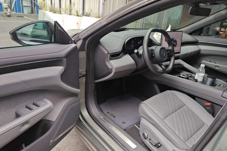 Used Zeekr 001 2025 WE Edition 95 kWh All-Wheel Drive Driver Seat