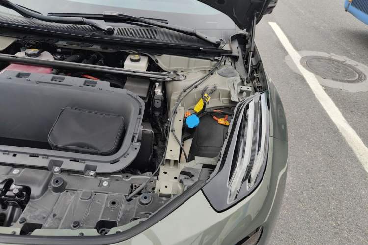 Used Zeekr 001 2025 WE Edition 100 kWh Rear-Wheel Drive Engine Bay Left