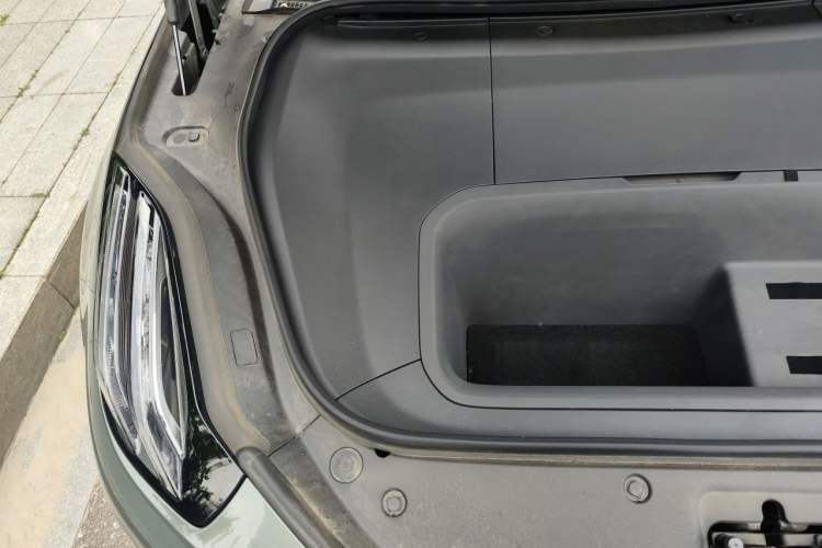 Used Zeekr 001 2025 WE Edition 95 kWh All-Wheel Drive Engine Bay Right