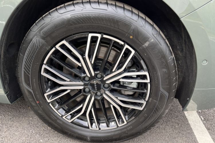 Used Zeekr 001 2025 WE Edition 100 kWh Rear-Wheel Drive Exterior 9