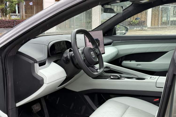 Used Zeekr 001 2025 WE Edition 95 kWh All-Wheel Drive Interior 2