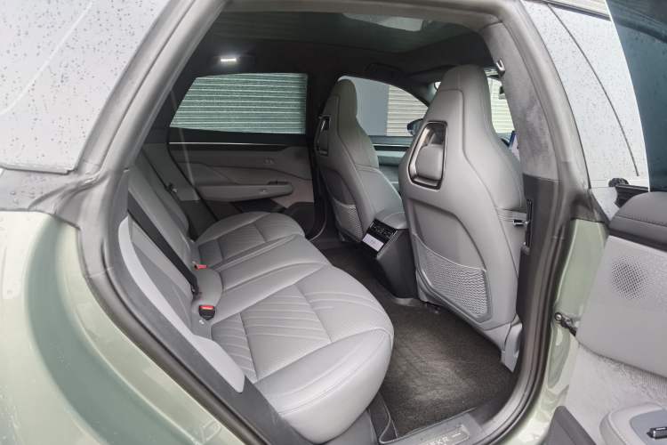 Used Zeekr 001 2025 WE Edition 95 kWh All-Wheel Drive Interior 3