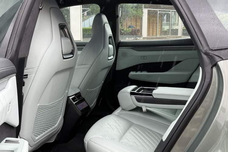 Used Zeekr 001 2025 WE Edition 95 kWh All-Wheel Drive Interior 3