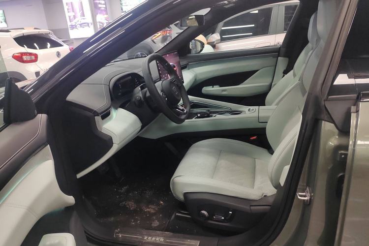 Used Zeekr 001 2025 WE Edition 95 kWh All-Wheel Drive Left Front Seat