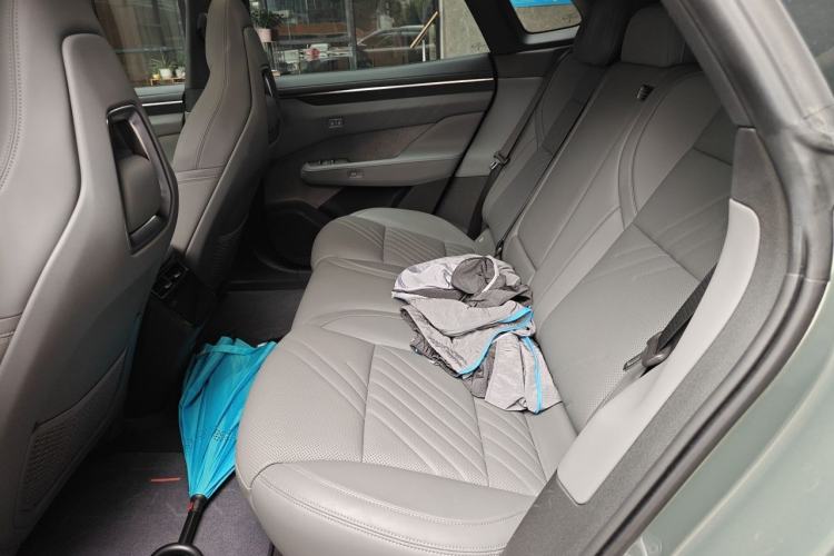Used Zeekr 001 2025 WE Edition 95 kWh All-Wheel Drive Left Rear Seat