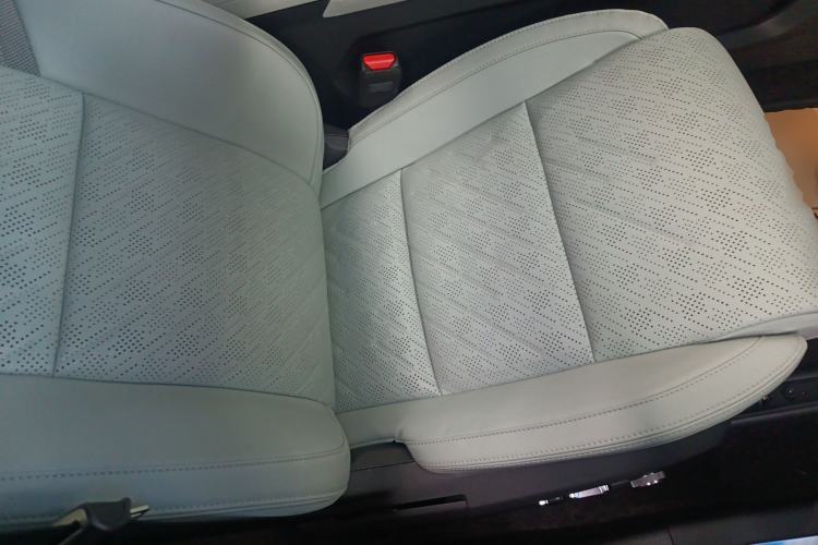 Used Zeekr 001 2025 WE Edition 100 kWh Rear-Wheel Drive Right Front Seat