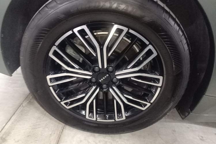 Used Zeekr 001 2025 WE Edition 100 kWh Rear-Wheel Drive Right Rear Wheel Hub