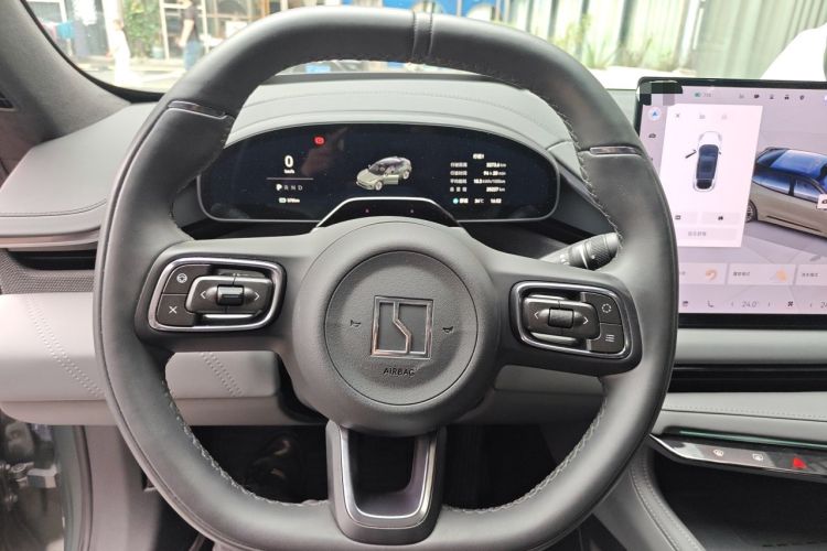 Used Zeekr 001 2025 WE Edition 95 kWh All-Wheel Drive Steering Wheel