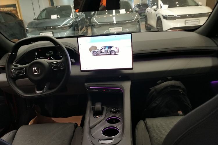 Used Zeekr 001 2025 WE Edition 95 kWh All-Wheel Drive Center Console