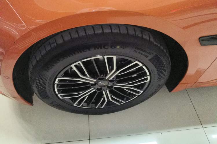 Used Zeekr 001 2025 WE Edition 95 kWh All-Wheel Drive Exterior 7