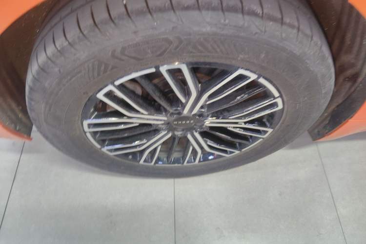 Used Zeekr 001 2025 WE Edition 100 kWh Rear-Wheel Drive Exterior 8