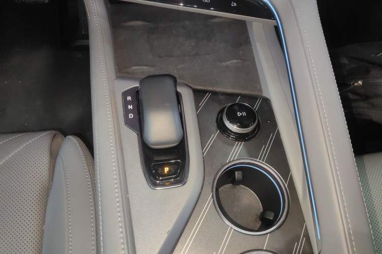 Used Zeekr 001 2025 WE Edition 100 kWh Rear-Wheel Drive Gear Lever